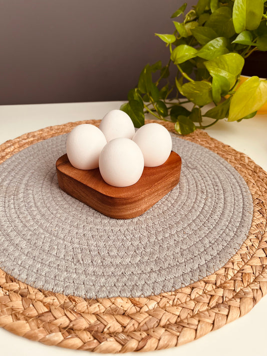 حامل بيض صغيرمن الخشب الطبيعى (4eggs)