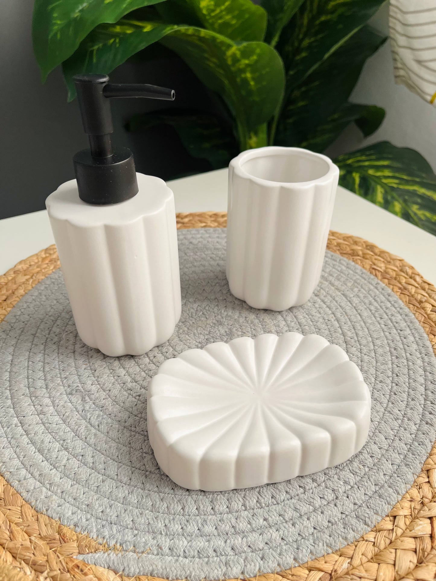 Bath soap set طقم حمام مطبق (مشرط ورده )