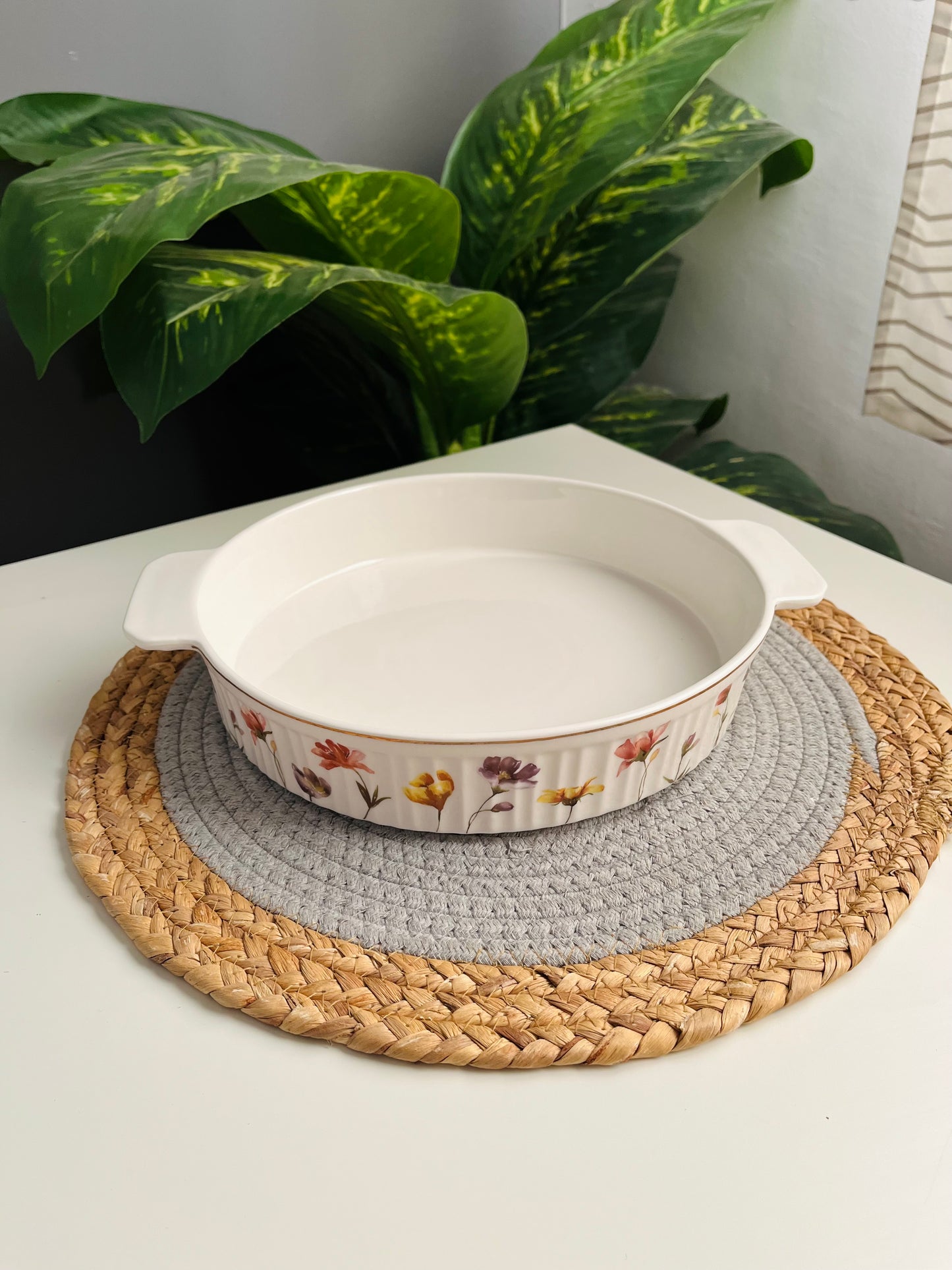 Tajin porcelain (code370) كبير طاچن بورسلين مدور رسومات