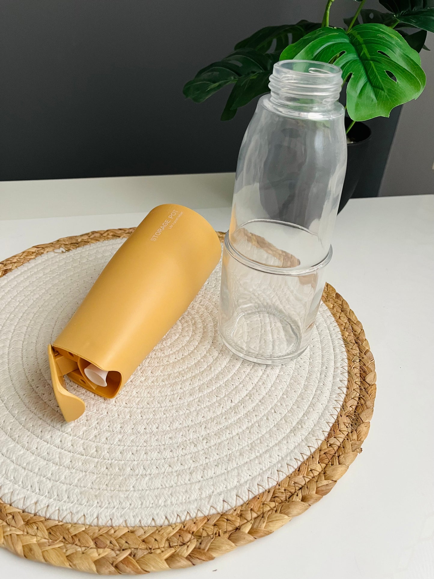 Mixed Glass oil bottle 500ml (أصفر)