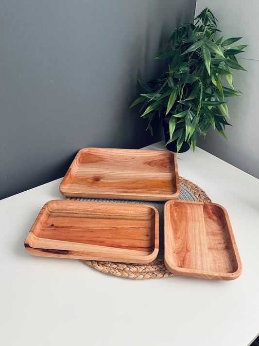 Set of 3 (kay) Wooden plates+bambo holder
