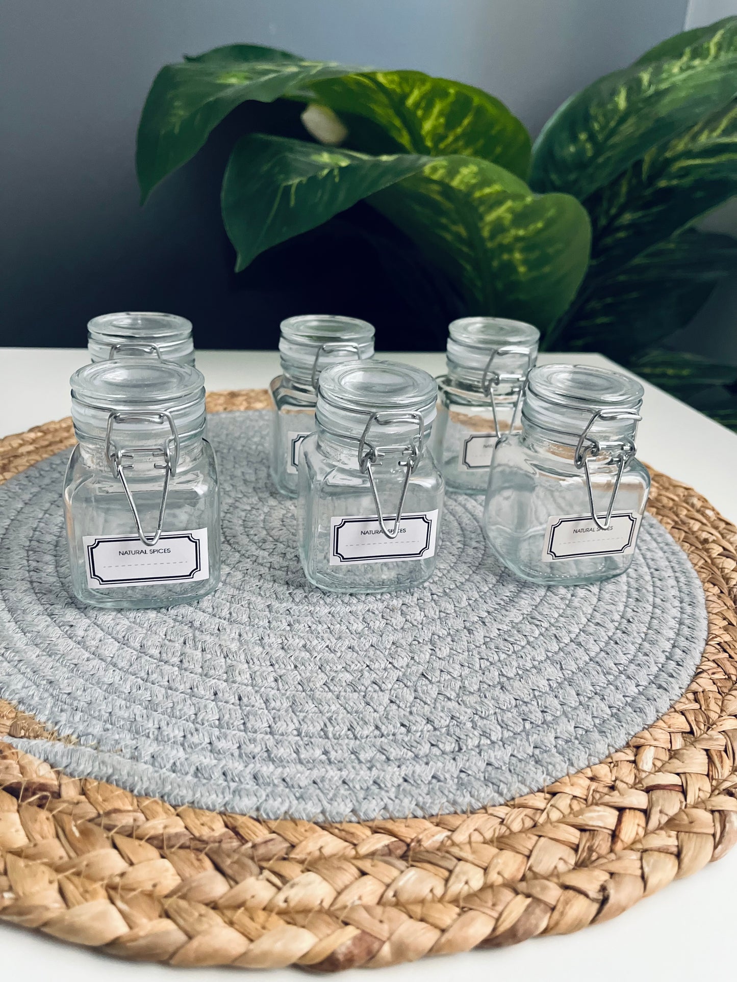 Set of 6 Spices Glass jar(tiny )100ml(code50-31)