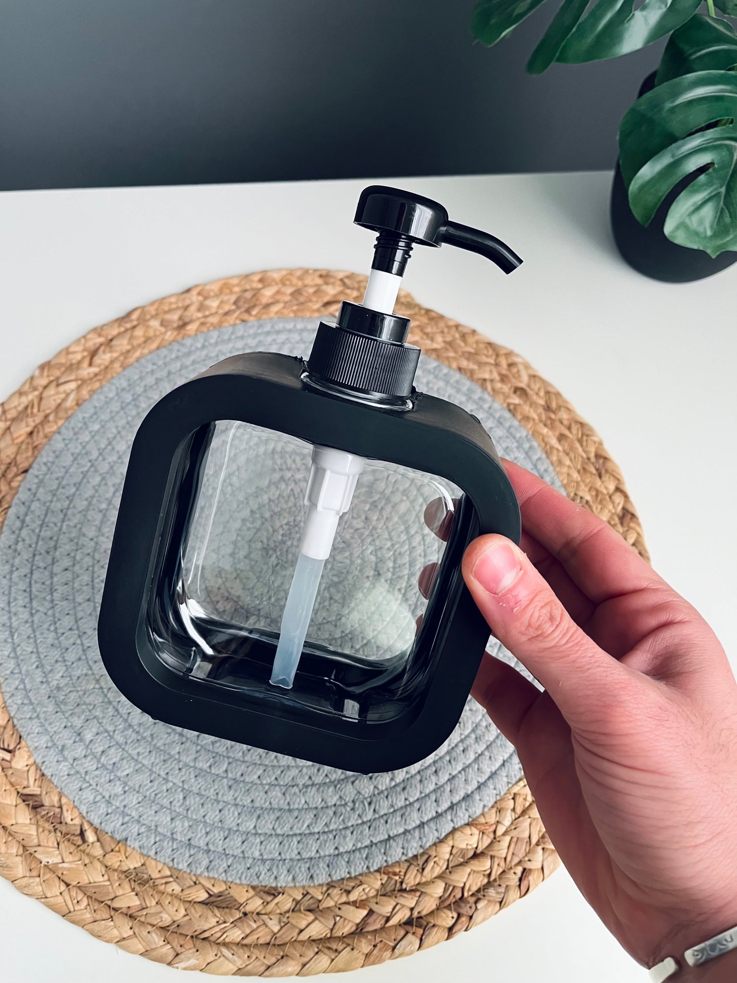 soap Dispenser ديسبنسر مربع (أسود)