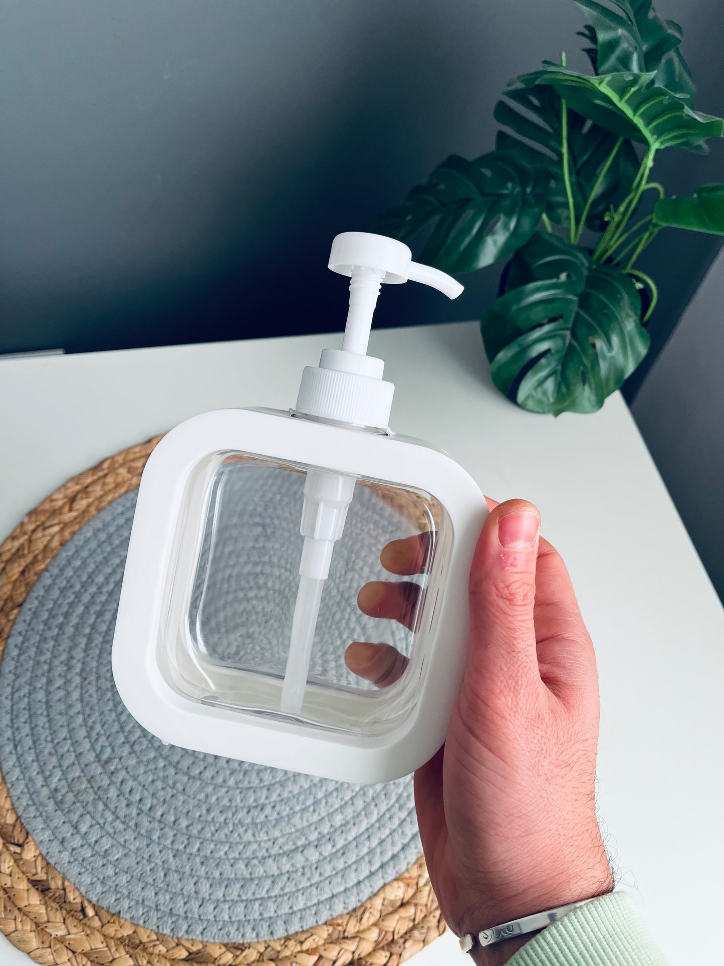 Soap dispenser white ديسبنسر مربع (ابيض)