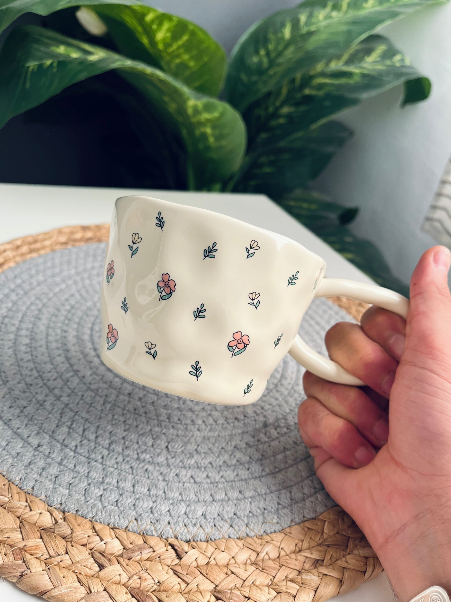 Porcelain mug (code 201 AA)يد طويله