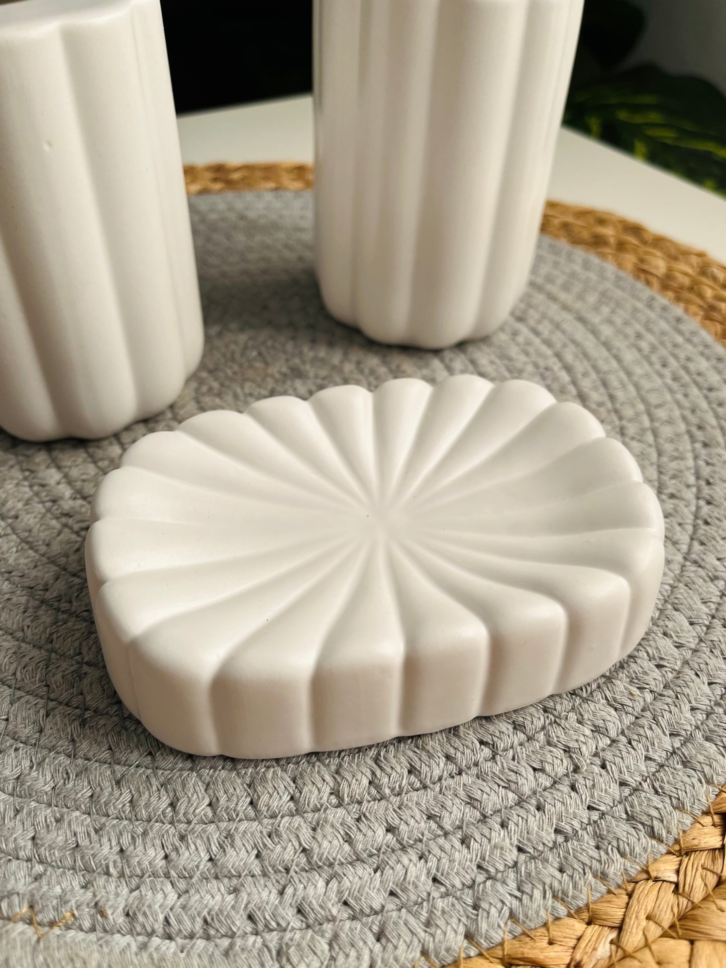 Bath soap set طقم حمام مطبق (مشرط ورده )