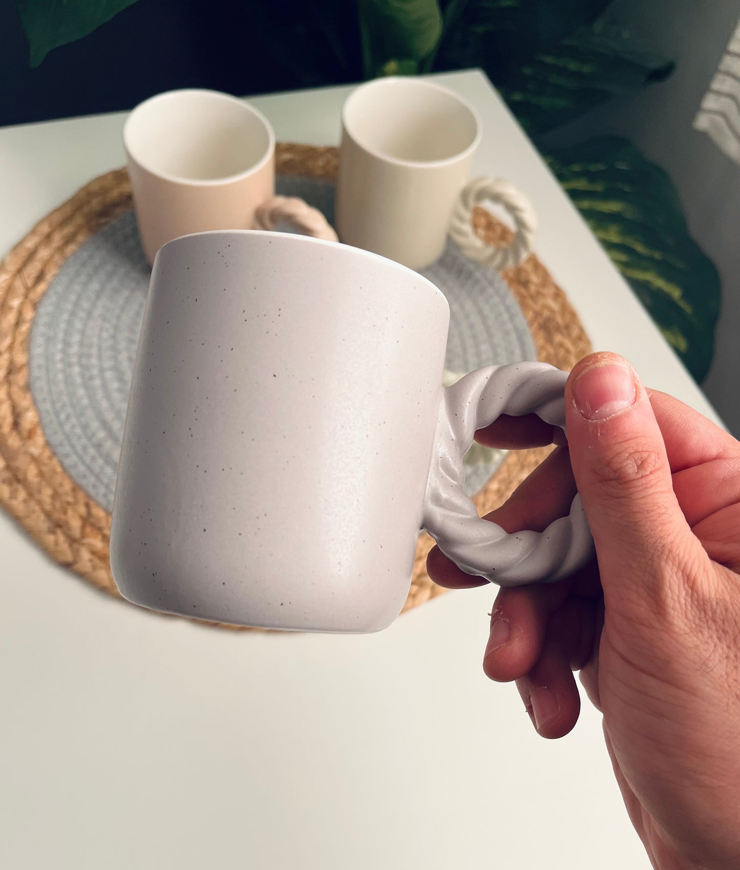 Set of 4 mugs (different colors)