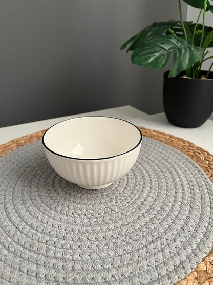 bowl(Lines )10*7cm per piece حرف اسود بومبيه