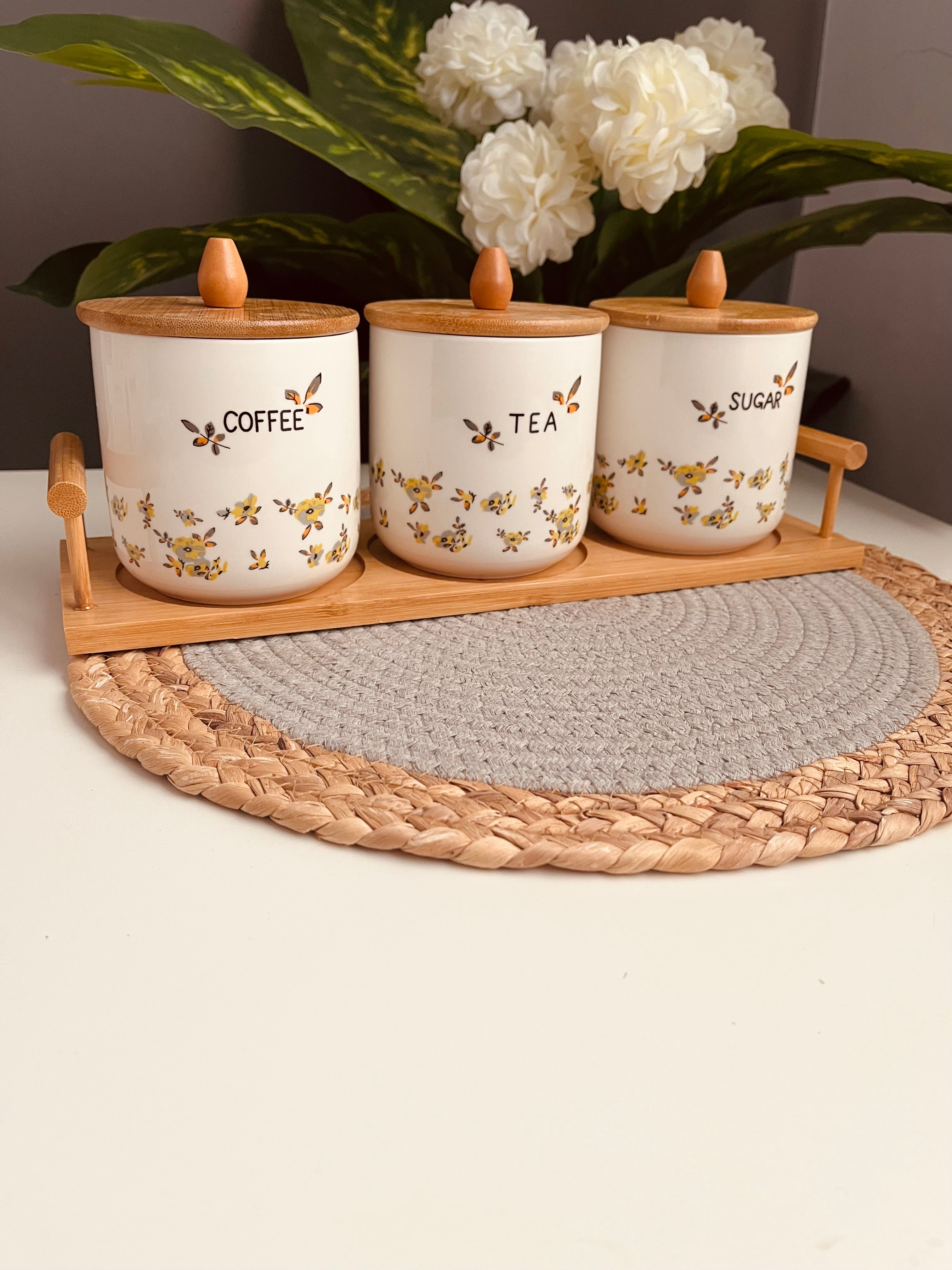 طقم شاي وسكر وقهوه بورسلين (ورد) غطاء
خشب (code163)