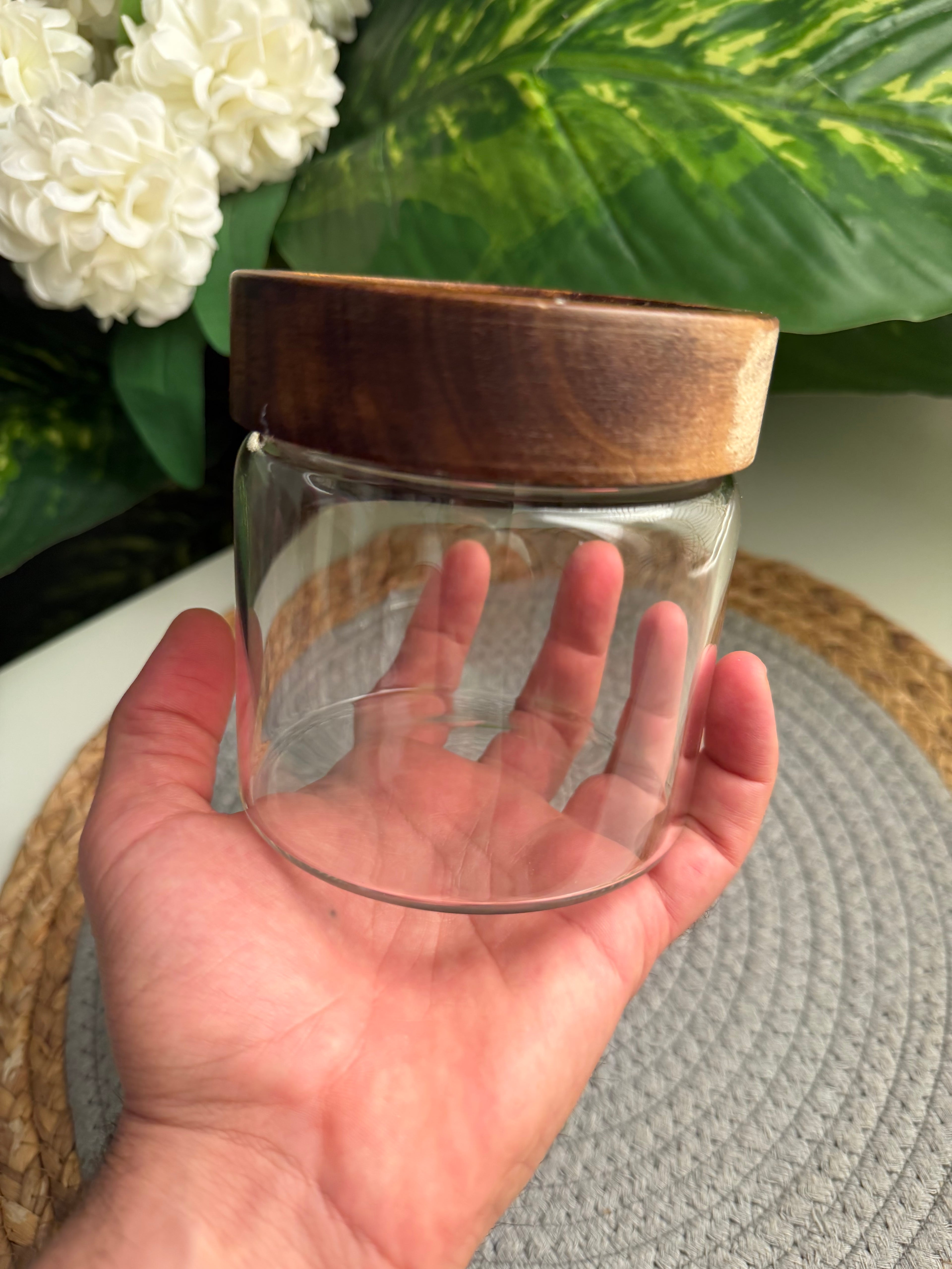 Glass jar(غطاء غامق)650(code47)