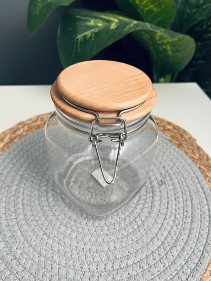Glass jar with wooden cover 750g (كلبس غطاء خشب)