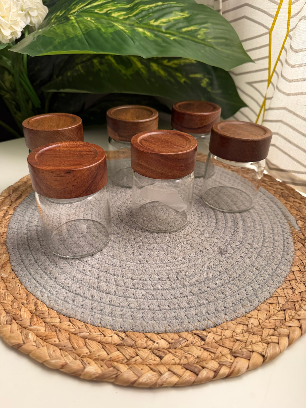 Set of 6 glass jars (175ml)غطاء غامق code53