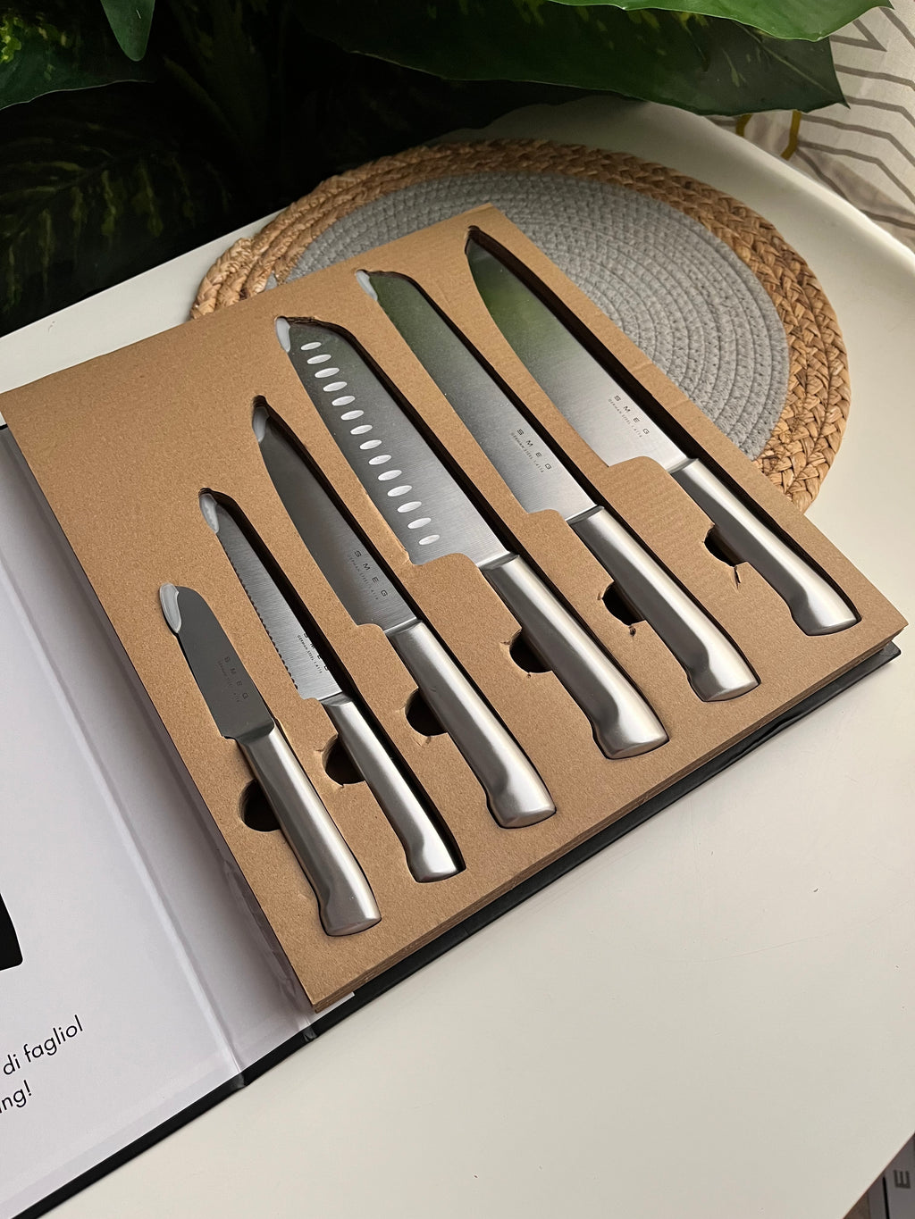 (Code2538) طقم سكاكين ماركه(SMEG)6 قطع