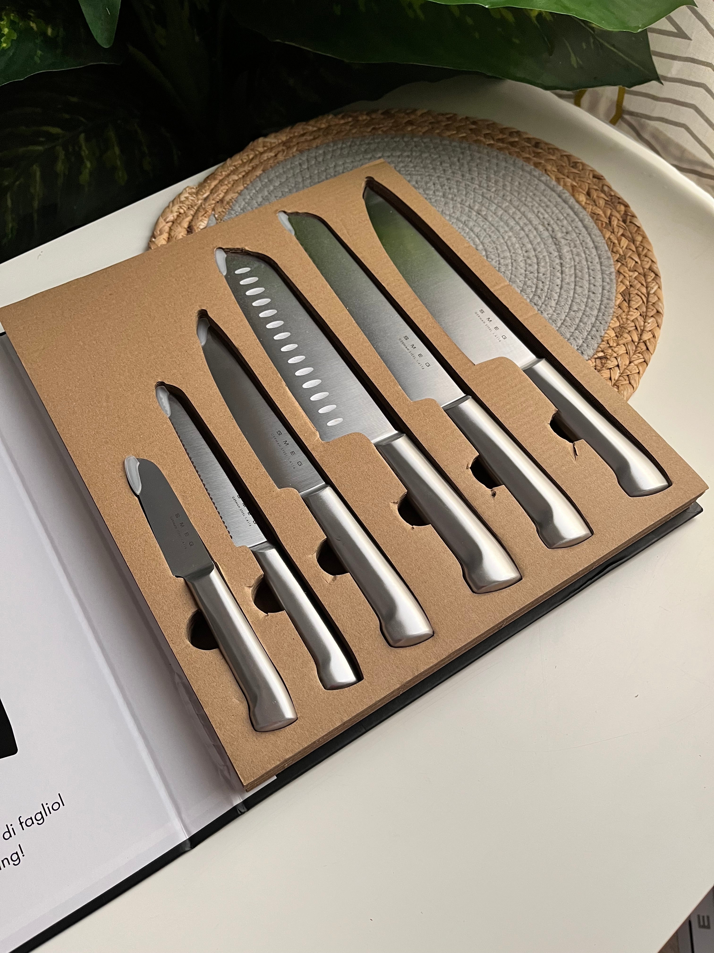 (Code2538) طقم سكاكين ماركه(SMEG)6 قطع