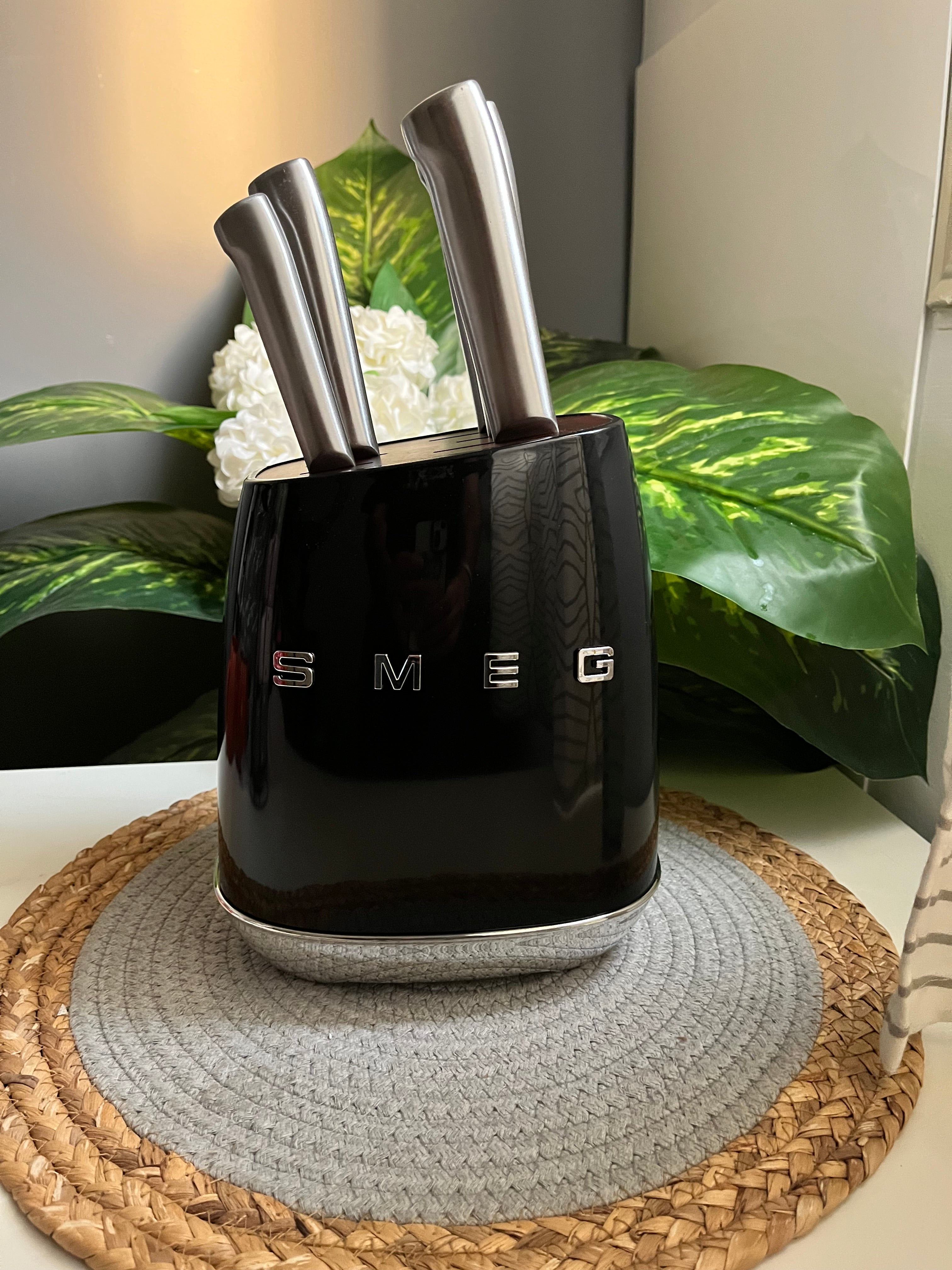 (Code39) منظم سمج+طقم سكاكين ماركه(SMEG)6 قطع (black)