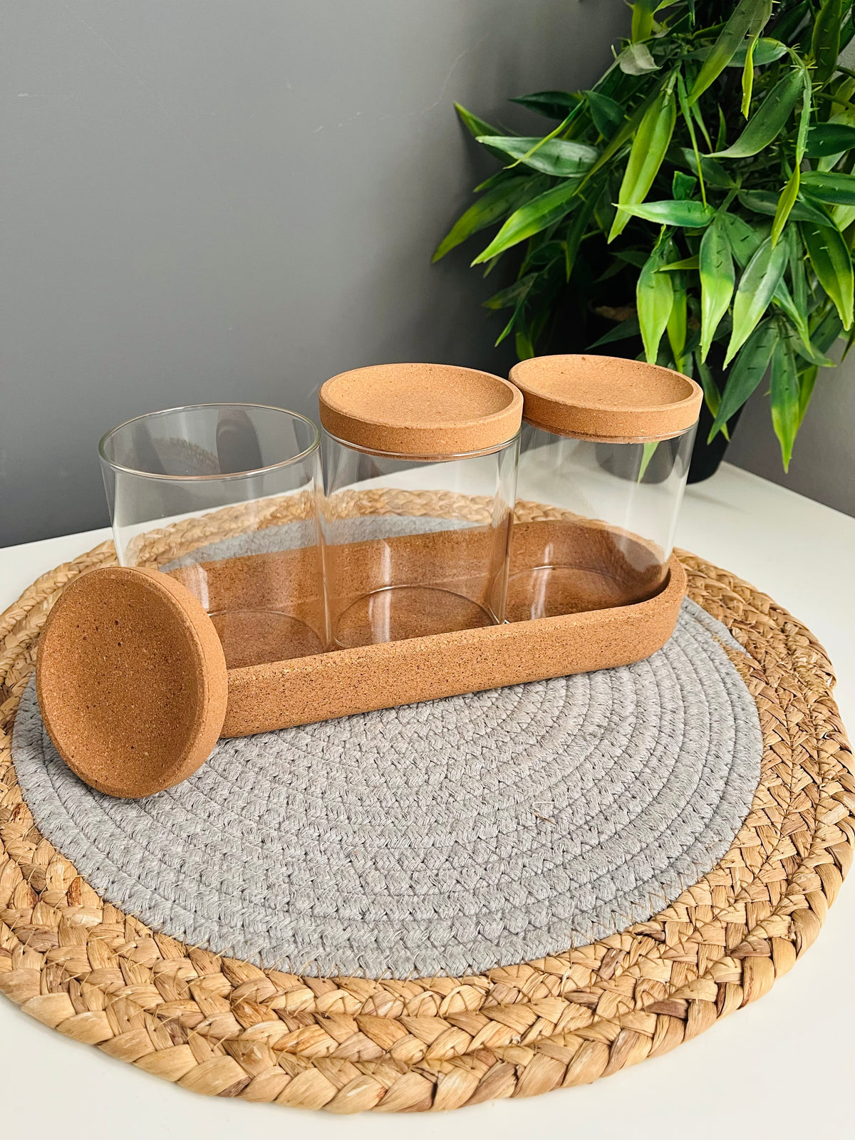 Set of 3 glass jars380ml+tray(c19-37)