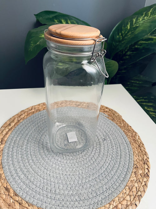 Glass jar with wooden cover 2KG (كلبس غطاء خشب)