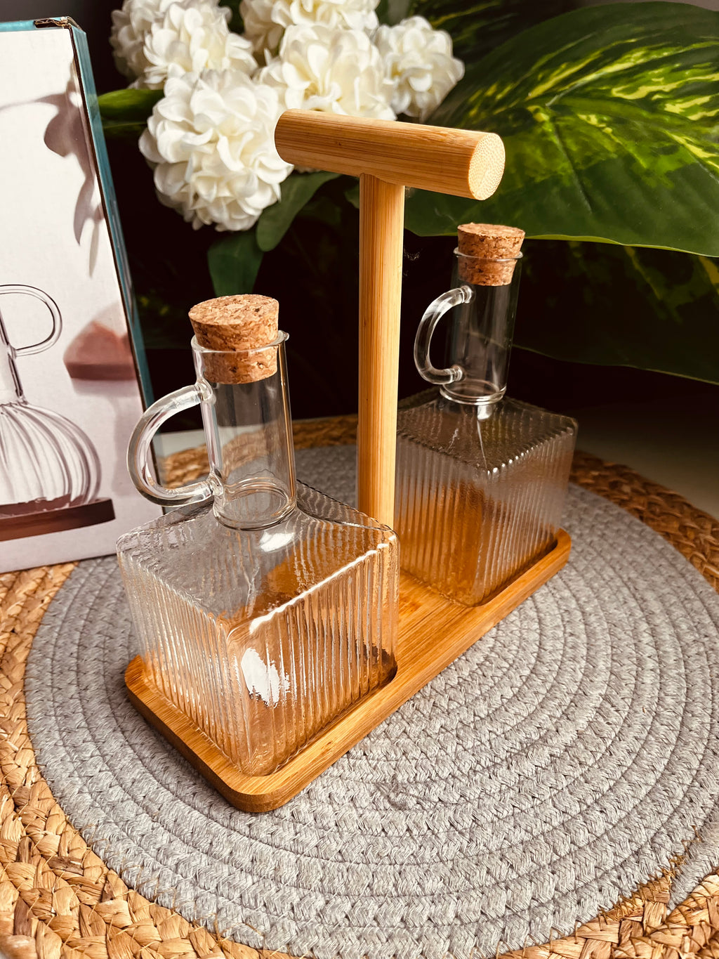 Set of 2 oil bottles +holder (code418)