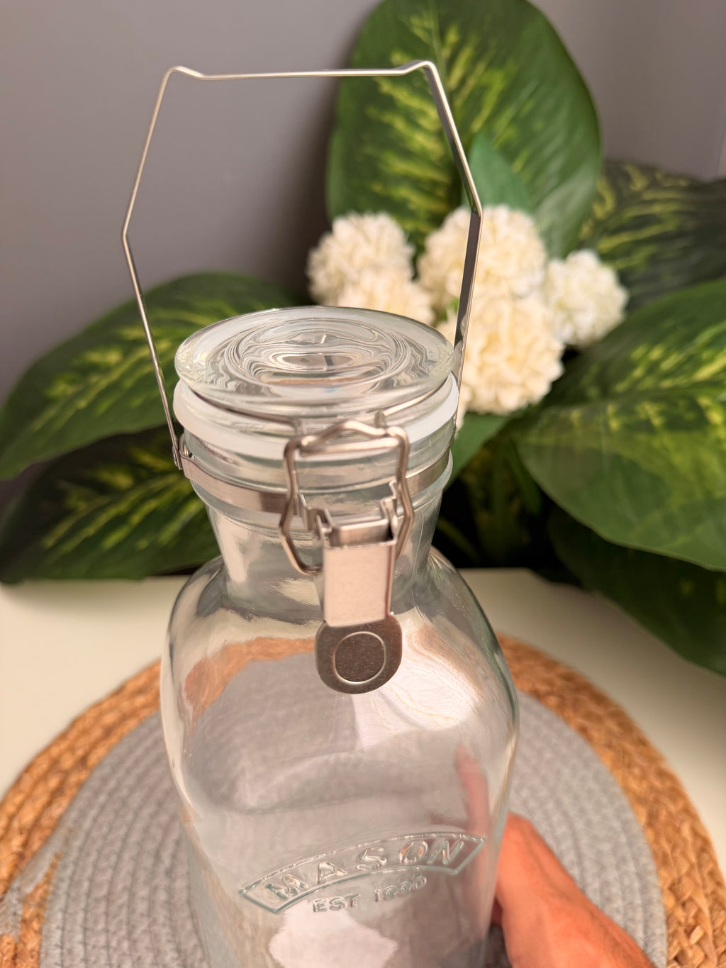 One glass jar (كلبس)2L (code328)