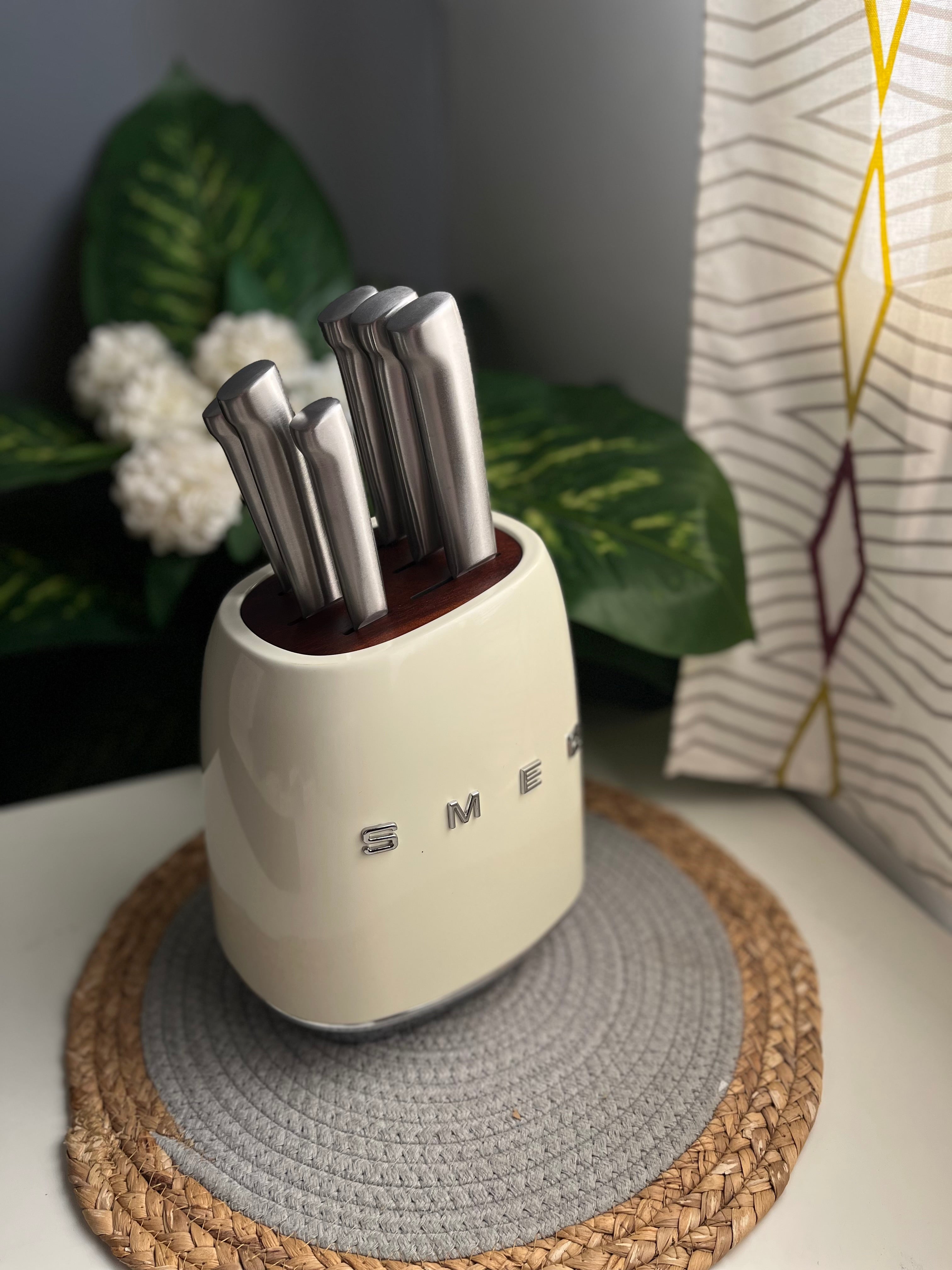 (Code39) منظم سمج+طقم سكاكين ماركه(SMEG)6 قطع