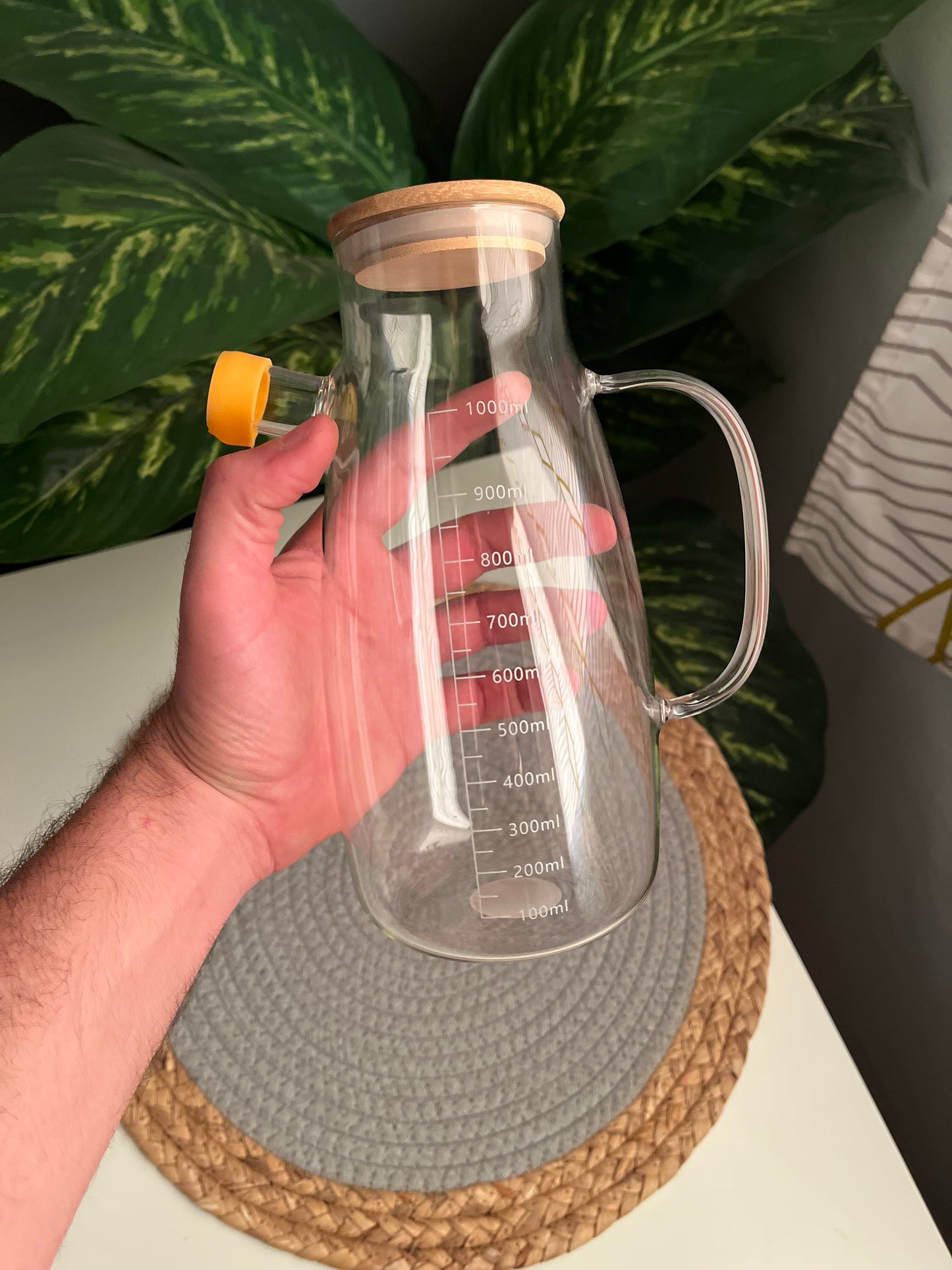 Glass oil jar with 1000ml