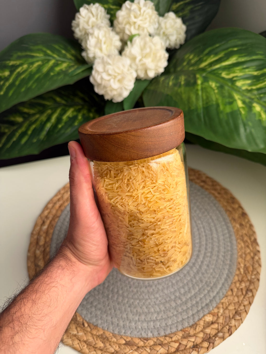Glass jar(غطاء غامق)1000ml(code48)