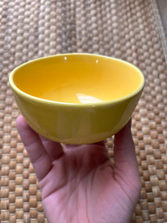 Yellow bowl (F)per piece 10cm*8cm