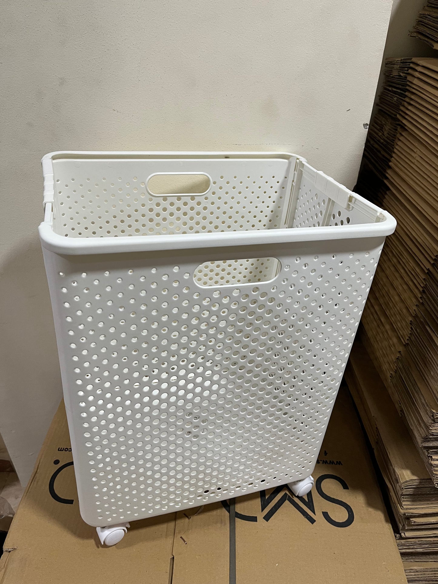 باسكت غسيل قابل للطى-Laundry basket foldable 45cm*37cm*29cm