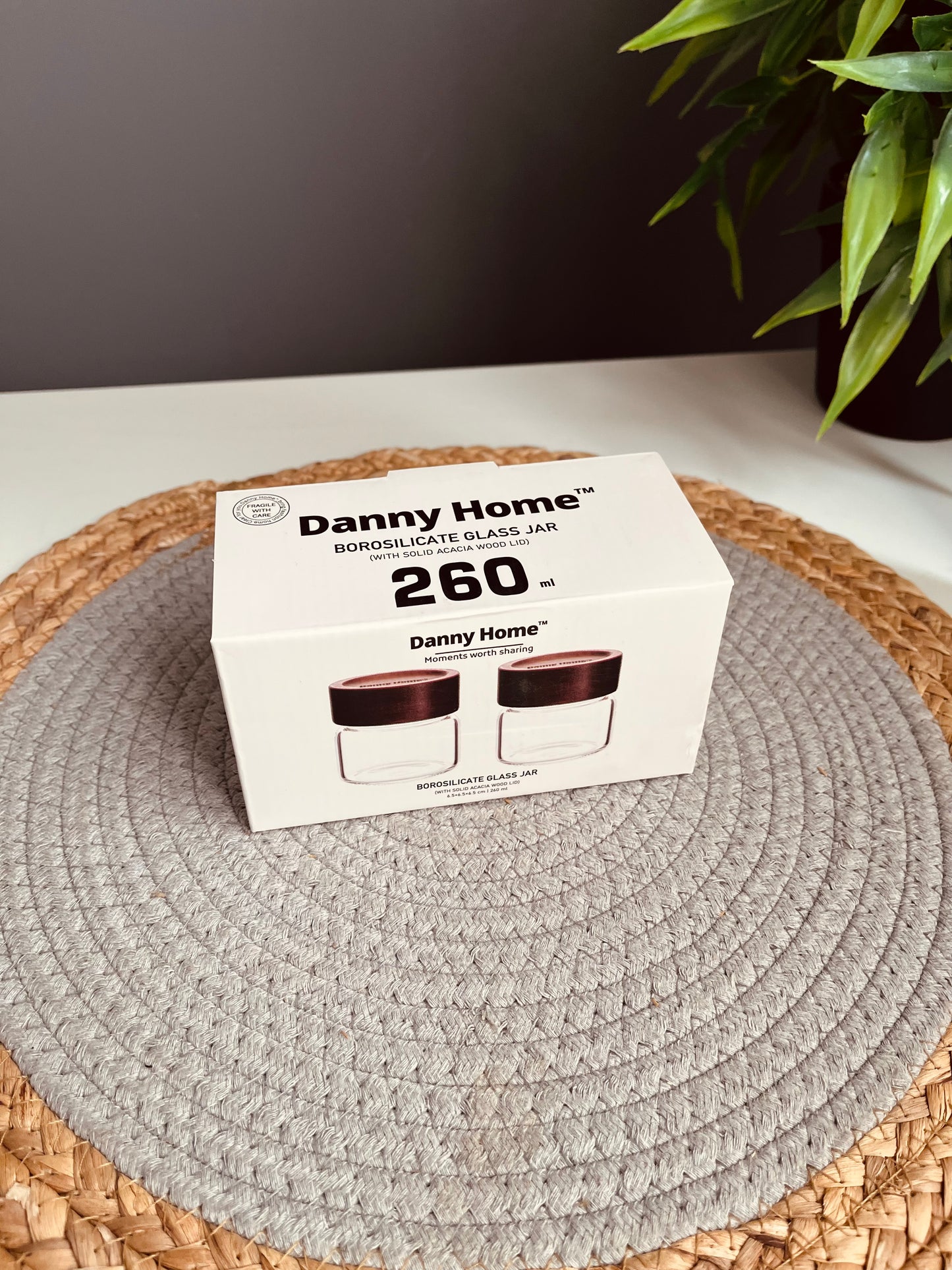 2 glass jars (Danny home)130ml(جديد)غطاء غامق