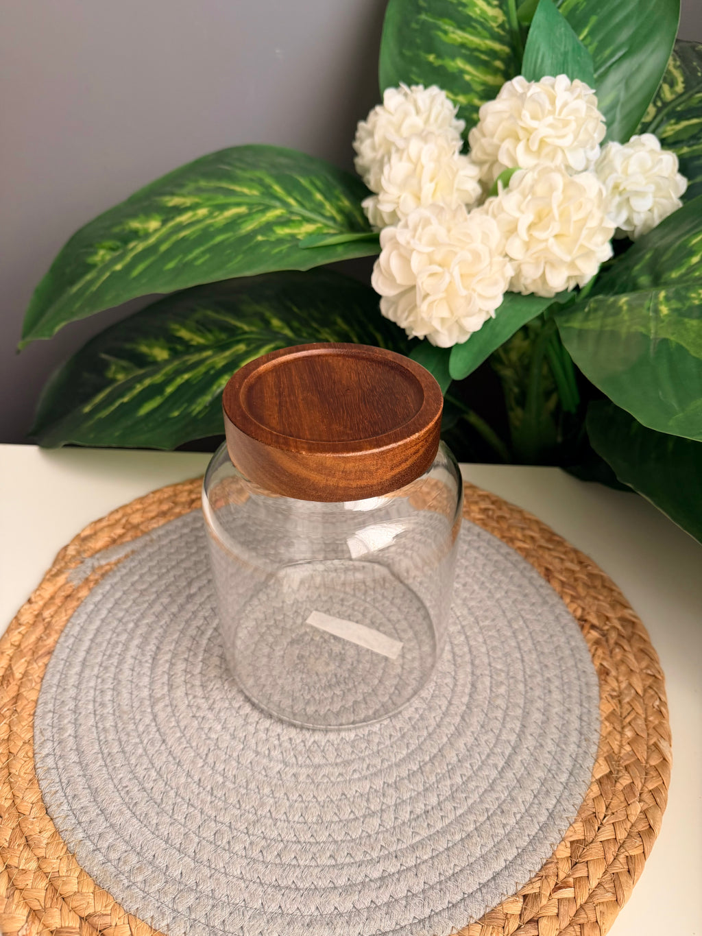 glass jar(new) (code11)(17cm) غطاء غامق