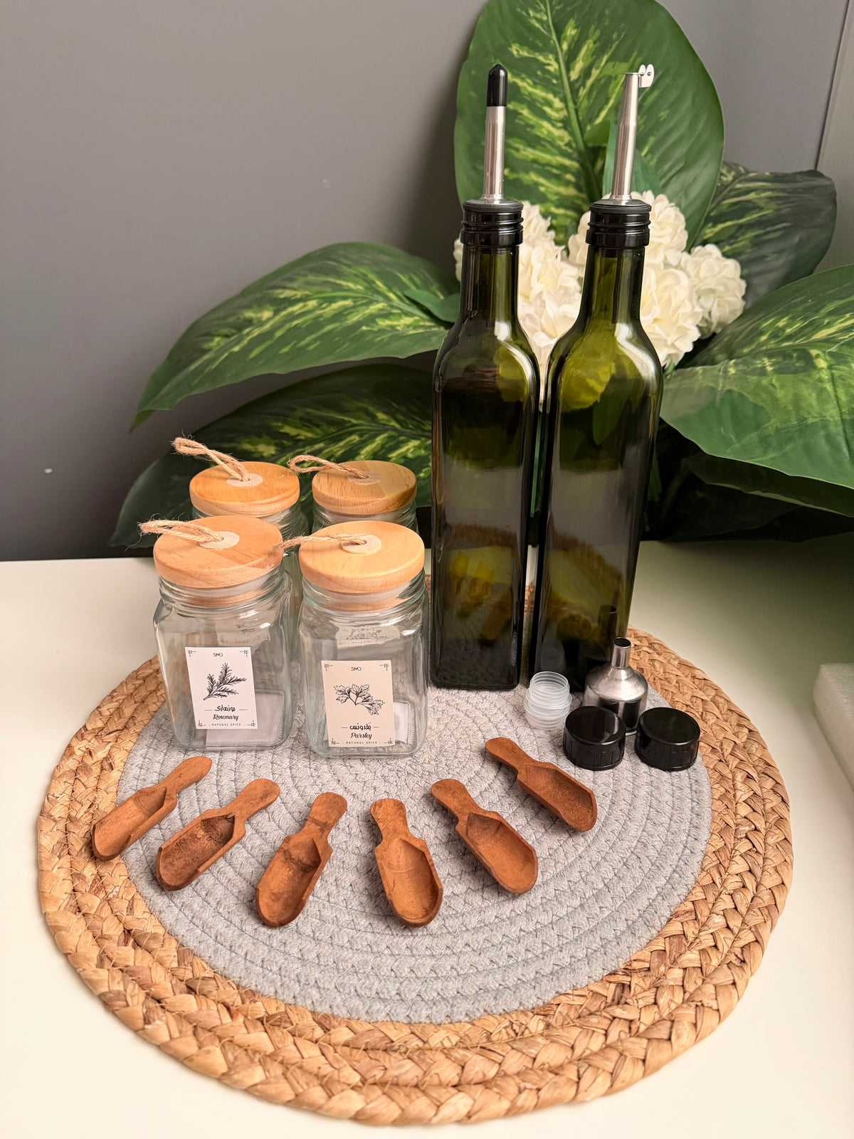 (Bundle)set of green bottles-4 jars 300ml-6spices spoons