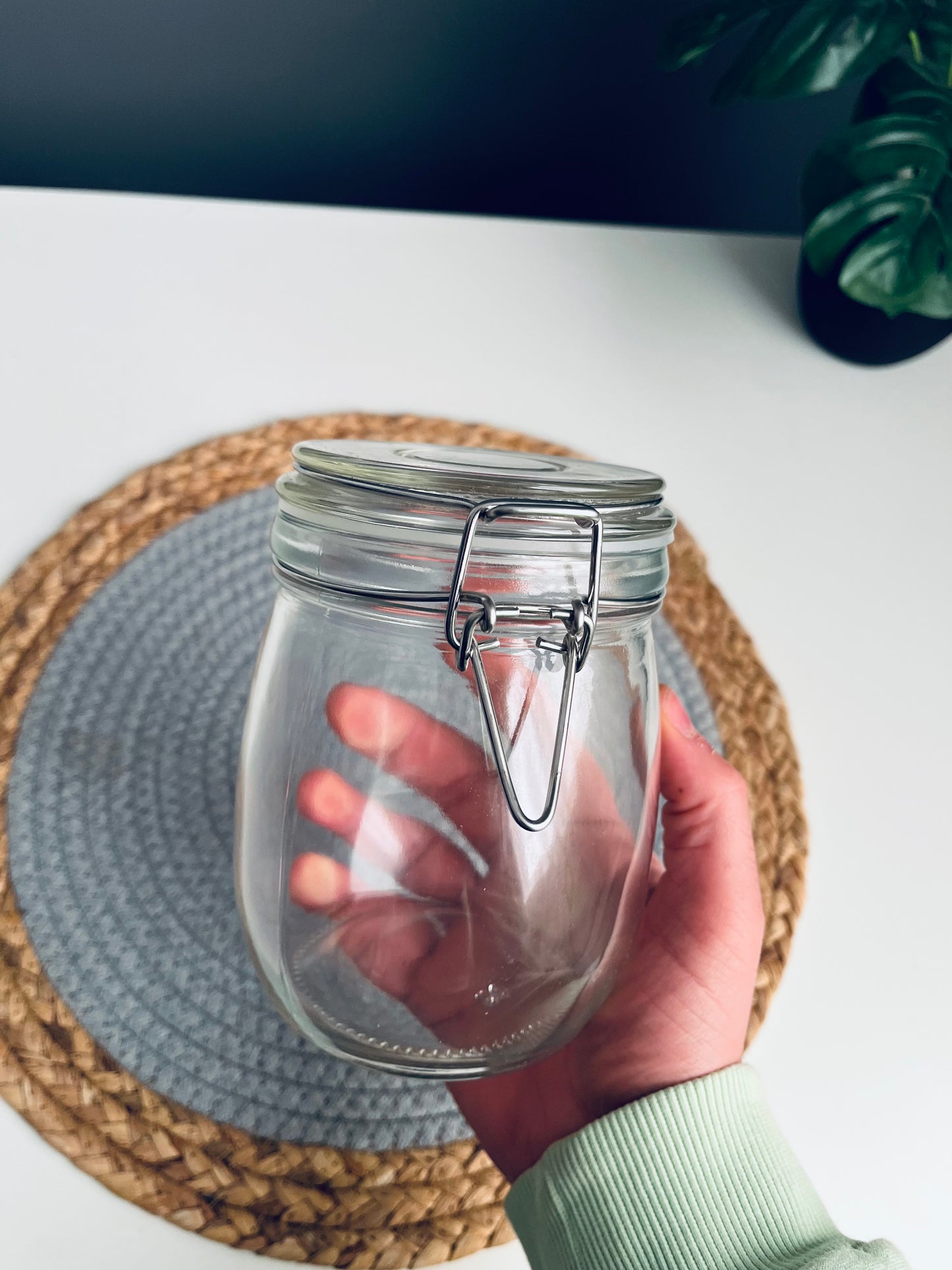 One glass jar (كلبس)750ml