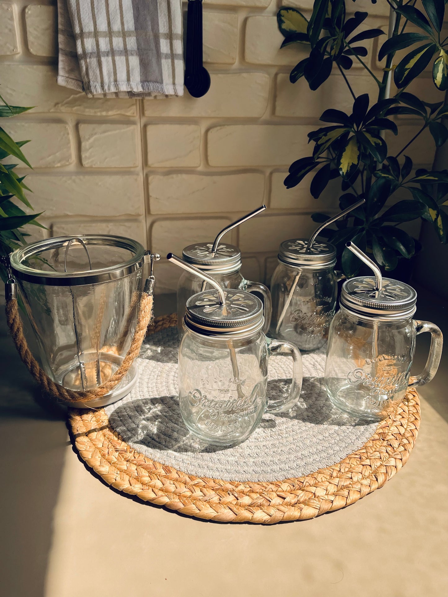 Set of 4 cups +ice bucket (code038)