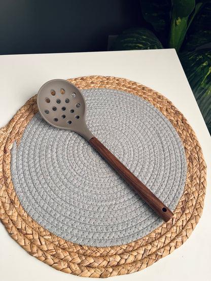 مغرفه مخرمه (بالقطعه) high quality