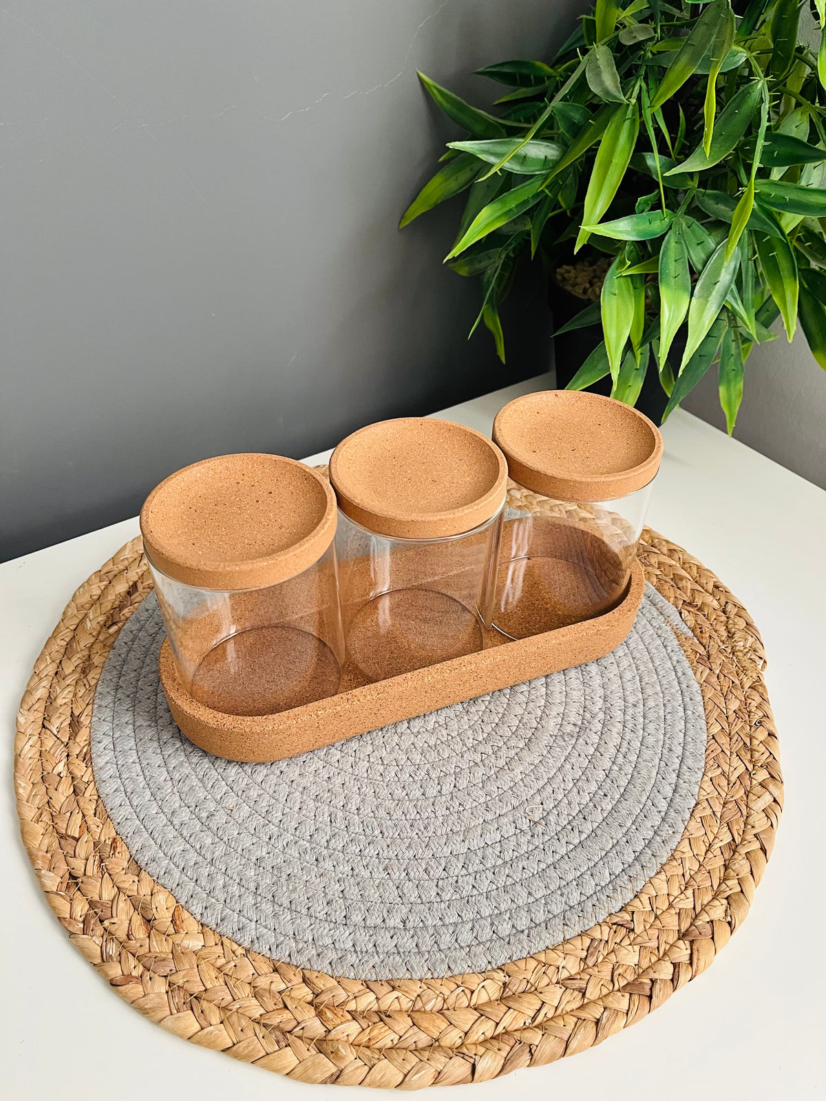 Set of 3 glass jars380ml+tray(c19-37)