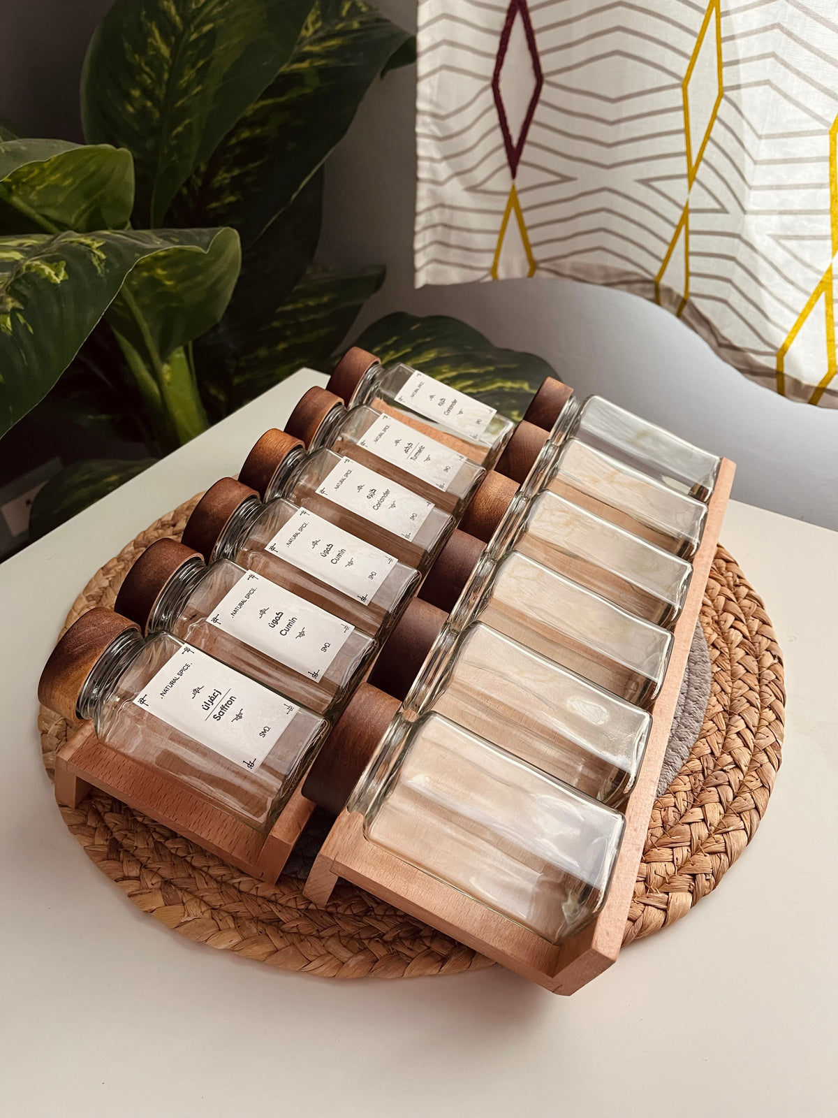 Set of 12 glass jars (150ml)غطاء غامق +2 organizers