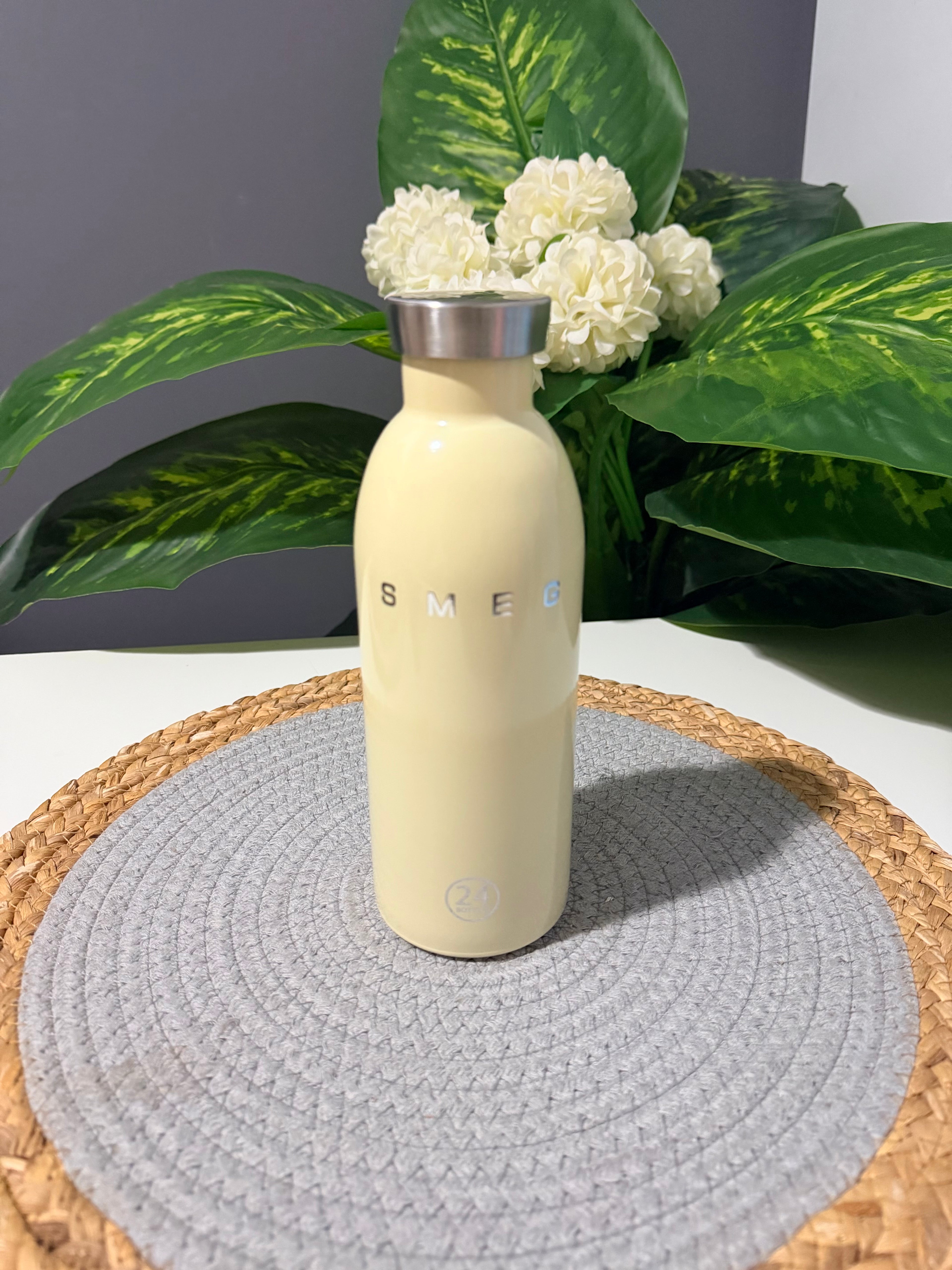 SMEG BOTLE (off white)code 51