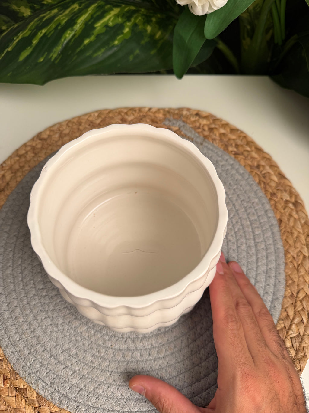 Porcelain holder (white )code455(13cm*12cm)
