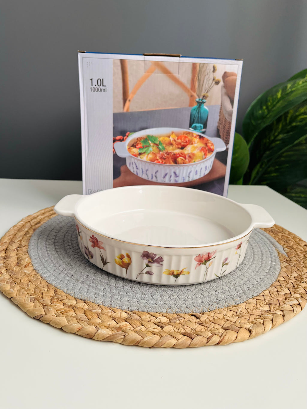 Tajin porcelain  (code368)   صغير طاچن بورسلين  مدور رسومات