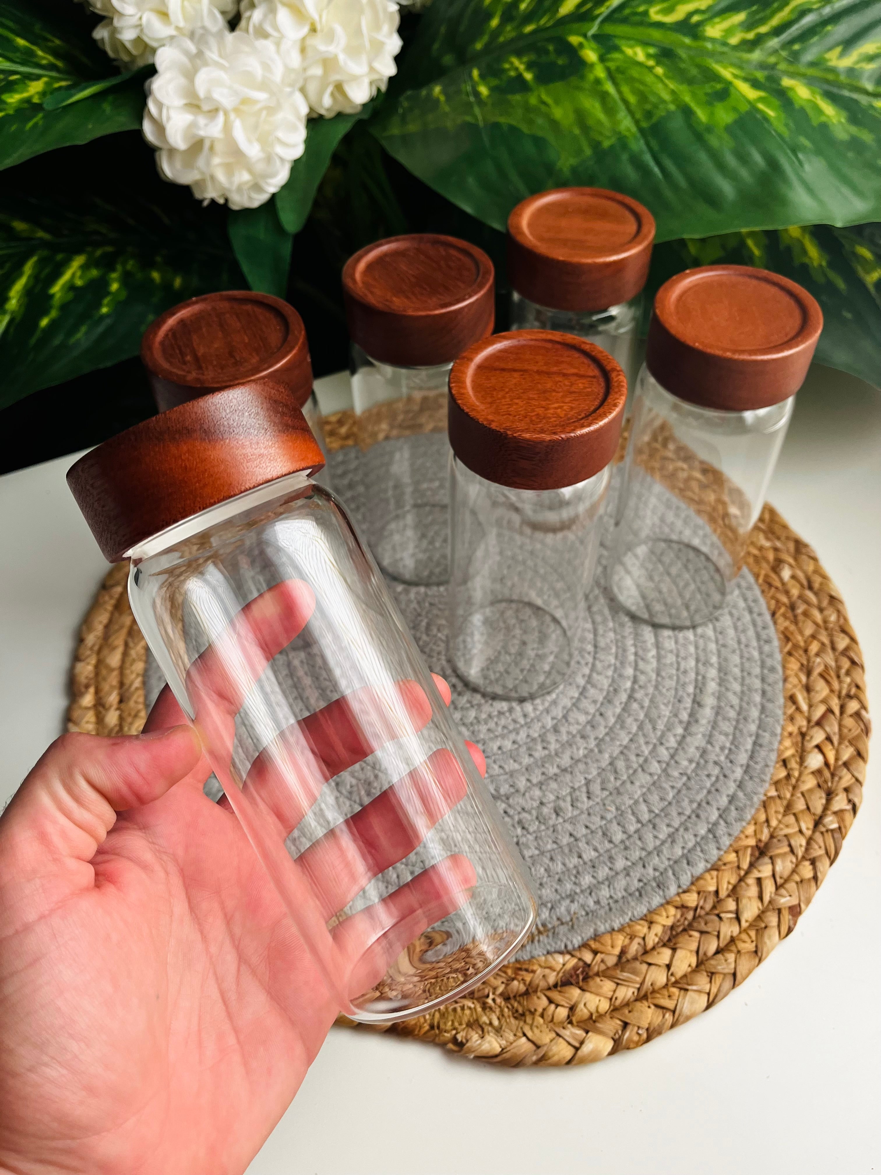(Code224) Set of 6 glass jars 400ml(جديد)غطاء غامق كبير