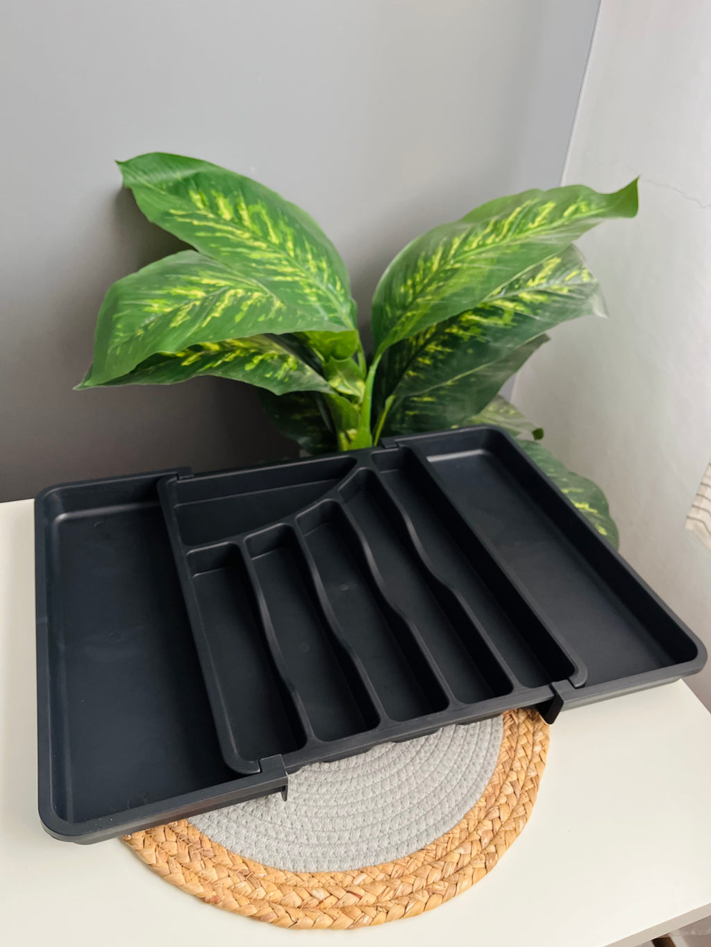 قابل للتمدد اسود Organizer  Drawer ( acrylic )
