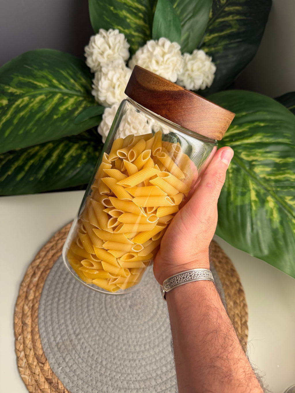 Glass jar(غطاء غامق)1350ml(code49)