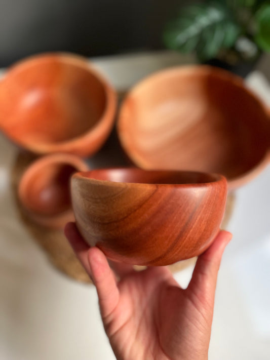 Set of 4 wooden plates (light)/per plate