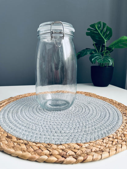 One glass jar (كلبس)1.5L