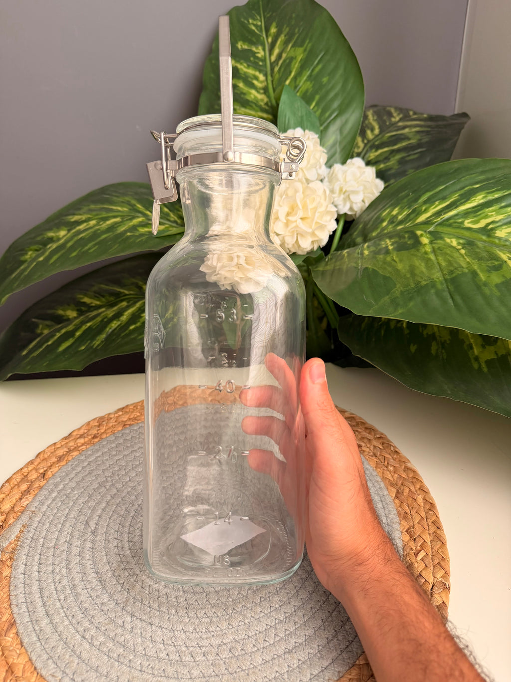 One glass jar (كلبس)2L (code328)