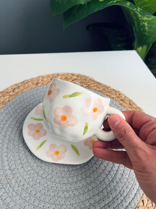 Flowery Mug كوب بورسلين بالطبق(وردة)
