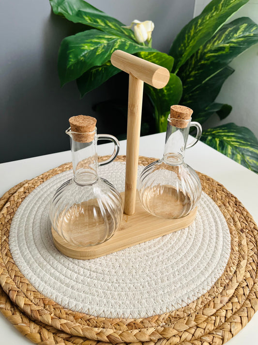 Set of 2 oil bottles +holder