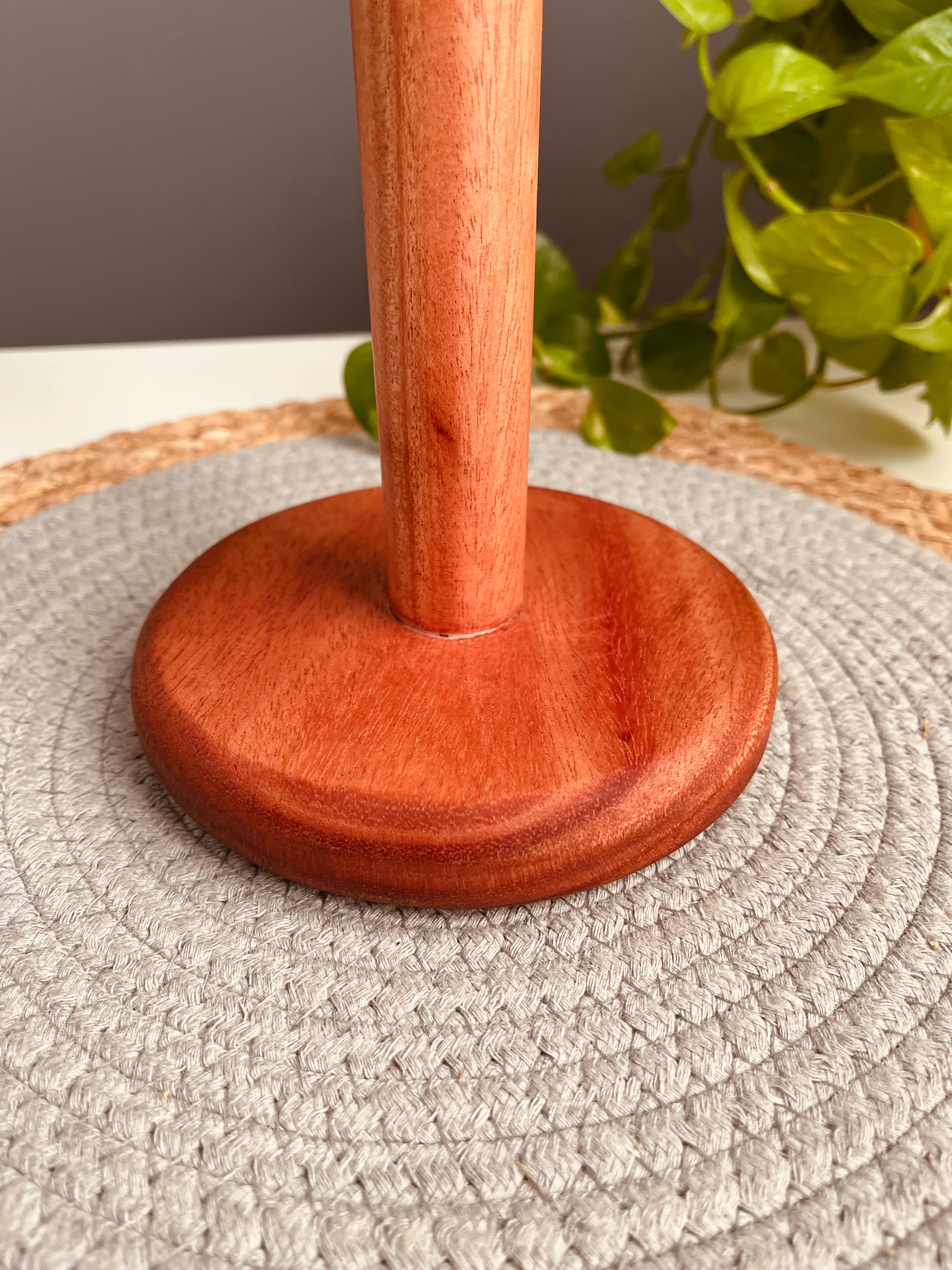 Tissue stand (kay wood)