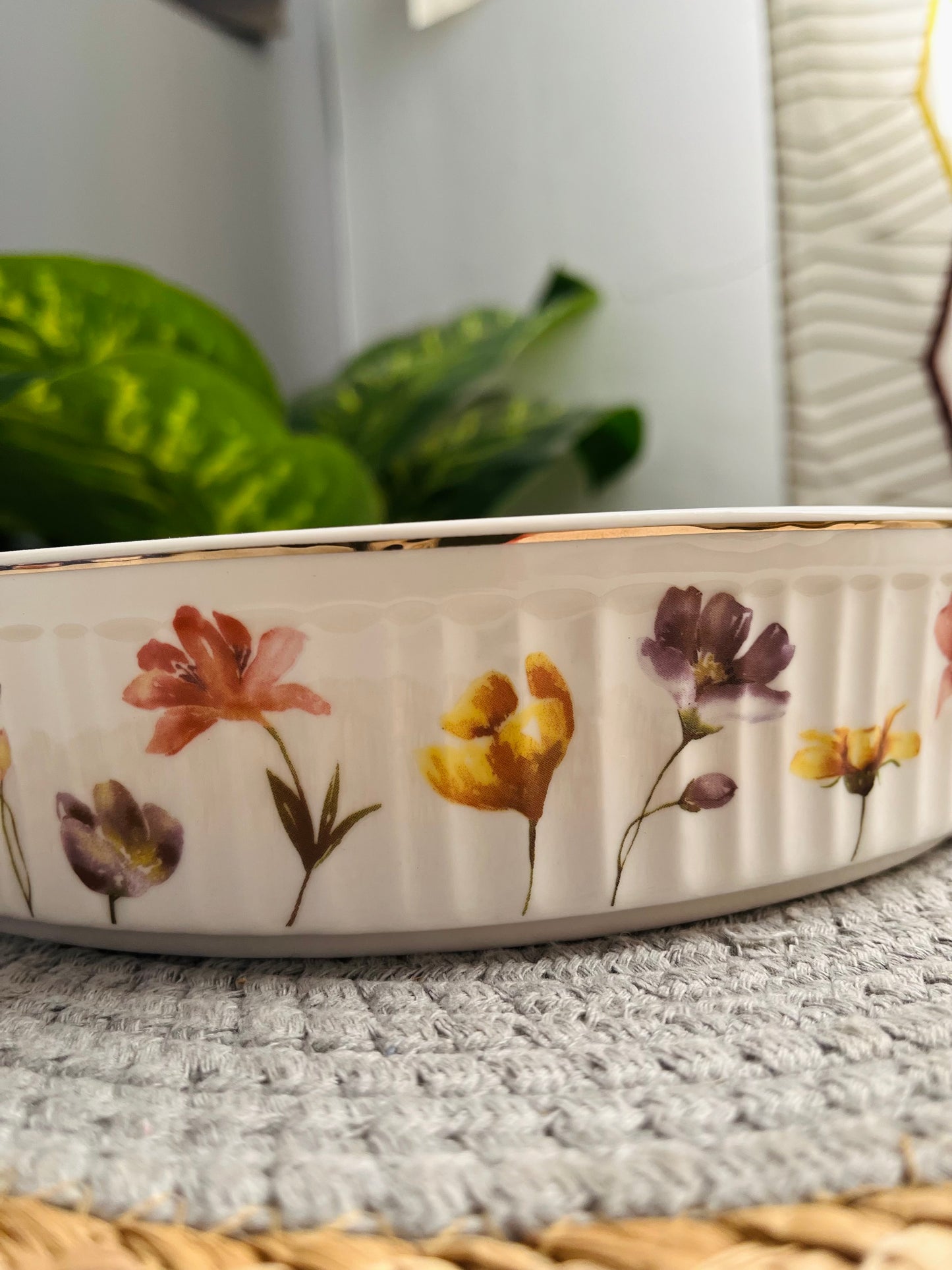 Tajin porcelain  (code370)   كبير طاچن بورسلين  مدور رسومات