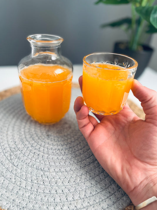 Glass bottle 500ml with cup 130ml (crystal) texture